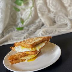 A picture of Mayonnaise Sandwich.