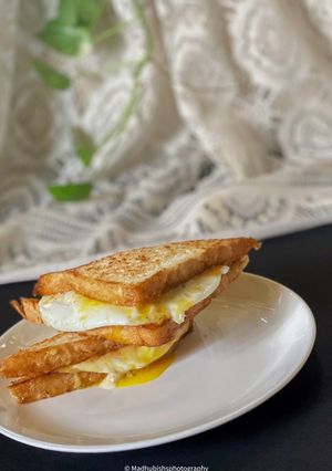 A picture of Mayonnaise Sandwich.