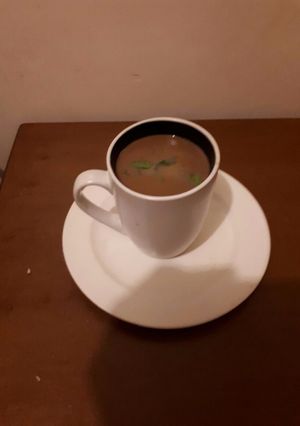 A picture of Thubu-bone soup.