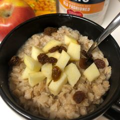 A picture of Apple Raisin Oatmeal.