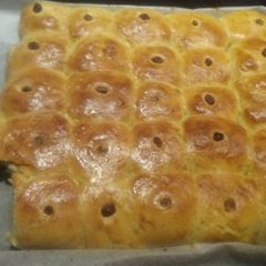 A picture of Czech kolaches.