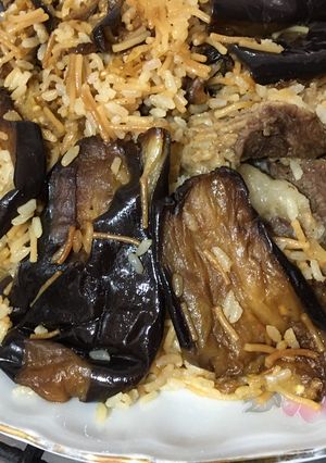 صورة لوصفة مقلوبة اللحم والباذنجان