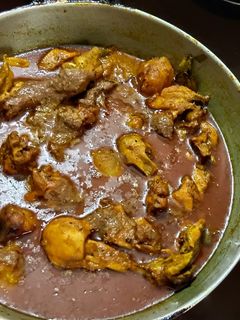 আলু দিয়ে চিকেনের পাতলা ঝোল(chickener patla jhol recipe in Bengali) রেসিপির প্রধান ছবি