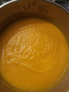 Una foto de Crema de calabaza en olla exprés
