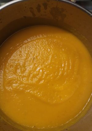 Una foto de Crema de calabaza en olla exprés