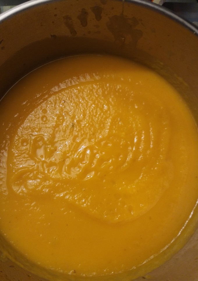 Una foto de Crema de calabaza en olla exprés