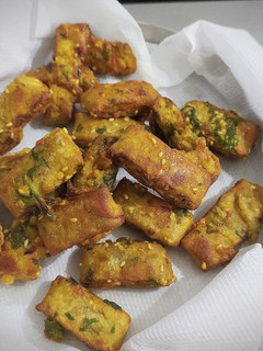 A picture of Schezwan veggie roti Roll.