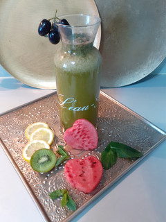 A picture of Tropical mint mojito.
