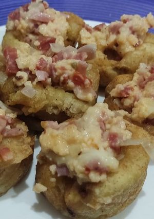 Una foto de Tostones relleno