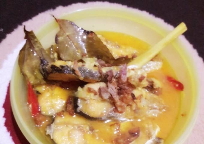 Cara Gampang Menyiapkan Ikan patin bumbu kuning yang Sempurna