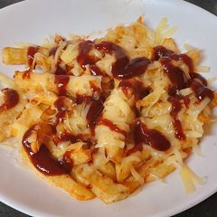 My Chips Melted Cheese and BBQ Sauce. 🤗#Lunch#Sidedish A picture of My Chips Melted Cheese and BBQ Sauce. 🤗#Lunch#Sidedish.