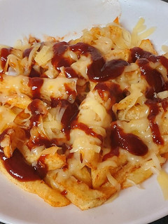 A picture of My Chips Melted Cheese and BBQ Sauce. 🤗#Lunch#Sidedish.