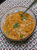 Garbanzos cremosos al tomate y albahaca