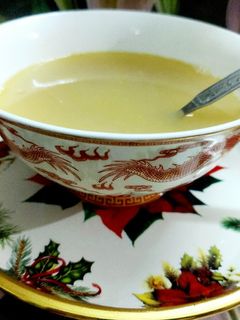 গার্লিক- চিকেন স্যুপ (garlic chicken soup recipe in Bengali) রেসিপির প্রধান ছবি
