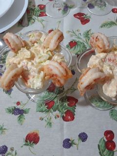 Una foto de Cóctel de gambón y piña
