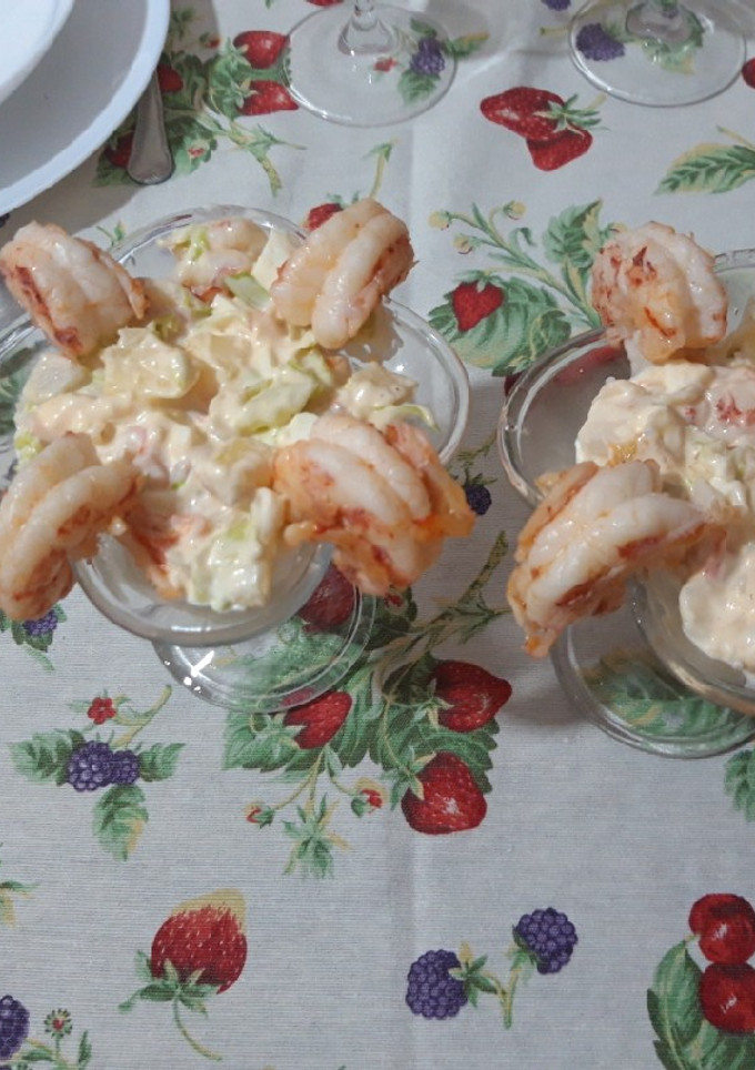 Una foto de Cóctel de gambón y piña