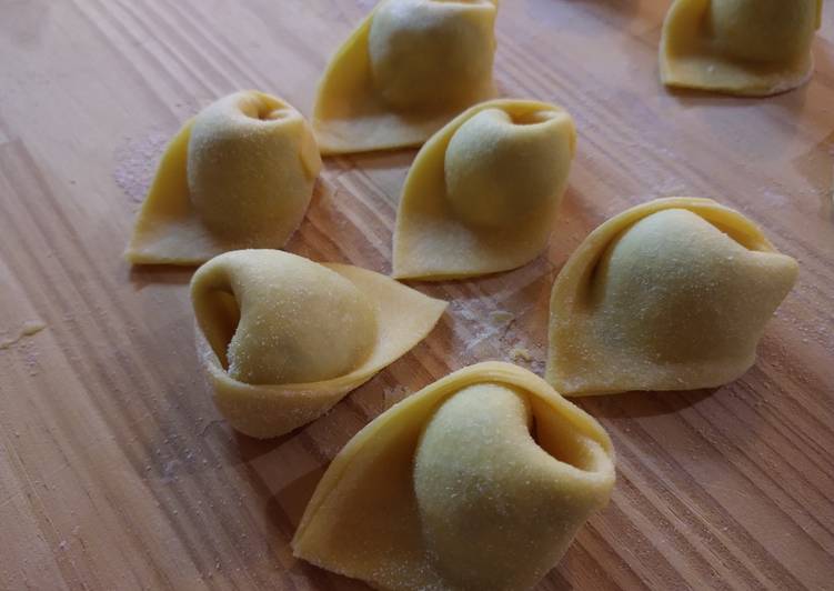 Steps to Prepare Ultimate Tortelloni ricotta e spinaci