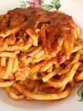 Bucatini alla pizzaiola al forno a modo mio, ricca di sapori e di ingredienti