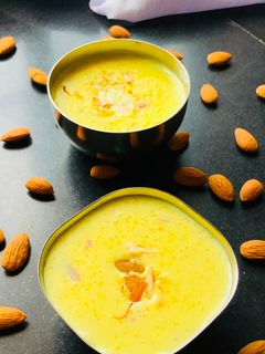 कश्मीरी फिरनी (kashmiri Phirni recipe in Hindi) रेसिपी मुख्य फोटो
