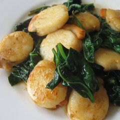 A picture of Butter Soy Scallops & Spinach.