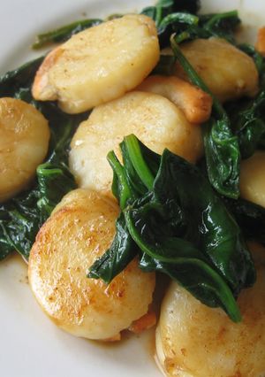 A picture of Butter Soy Scallops & Spinach.