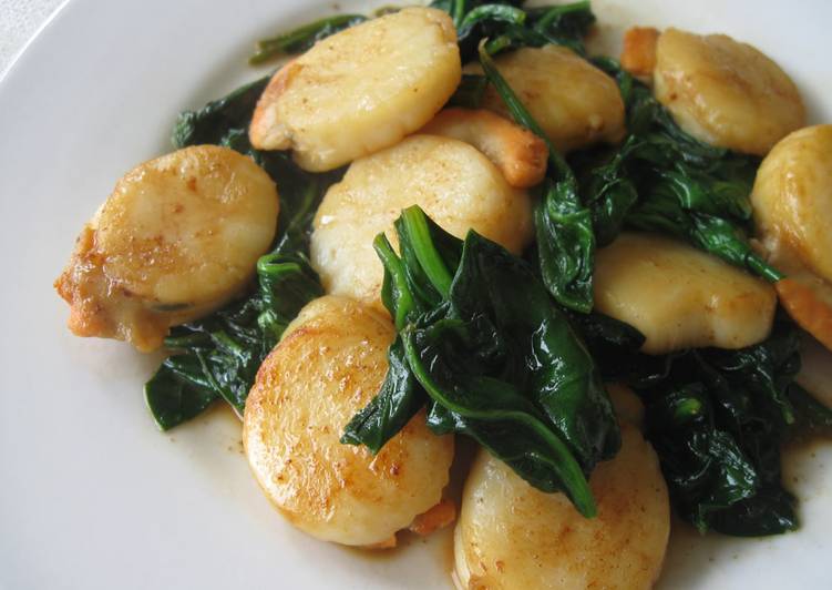 Steps to Make Homemade Butter Soy Scallops &amp; Spinach