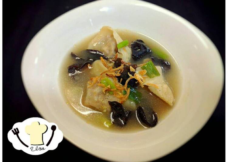 Pangsit Kuah Spesial