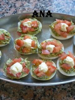 Una foto de Huevos rellenos distintos