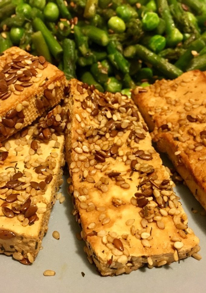 Una foto de Tofu marinado