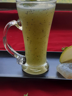 A picture of Ice apple cooler.