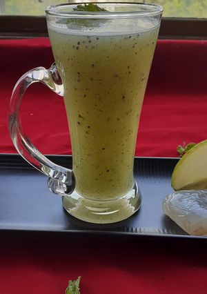 A picture of Ice apple cooler.