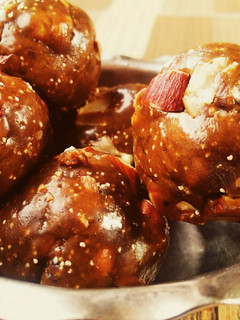 गुड़ के लड्डू (Gud ke laddu recipe in Hindi) रेसिपी मुख्य फोटो