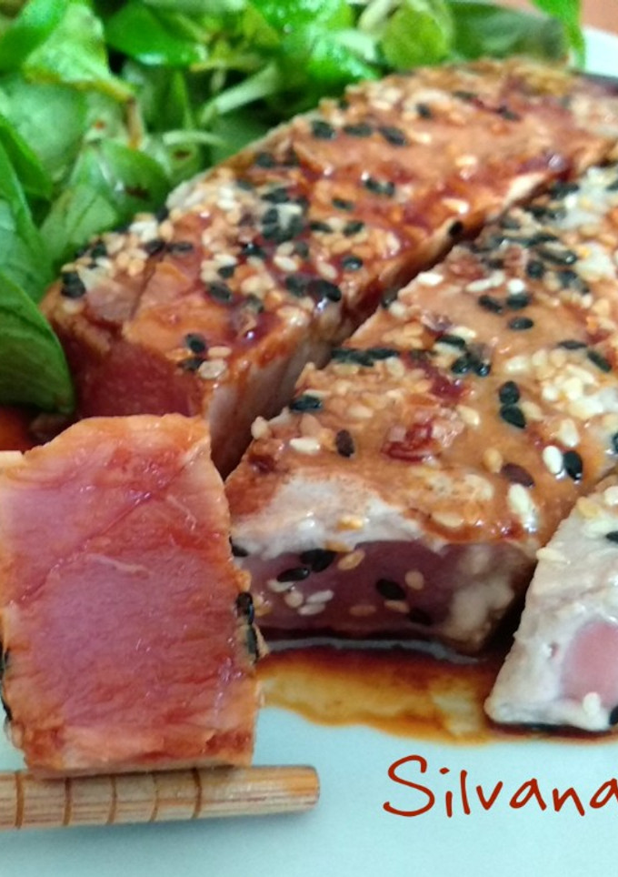 Una foto de 169.🍱Tataki de atún con canónigos 🍃