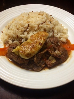 Una foto de Carne salteada y repollo primavera!