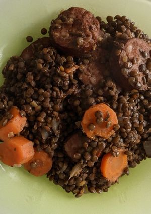 Une photo de Saucisse aux lentilles