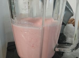 Φωτογραφία της συνταγής Σμούθι με μπανάνα και φράουλες