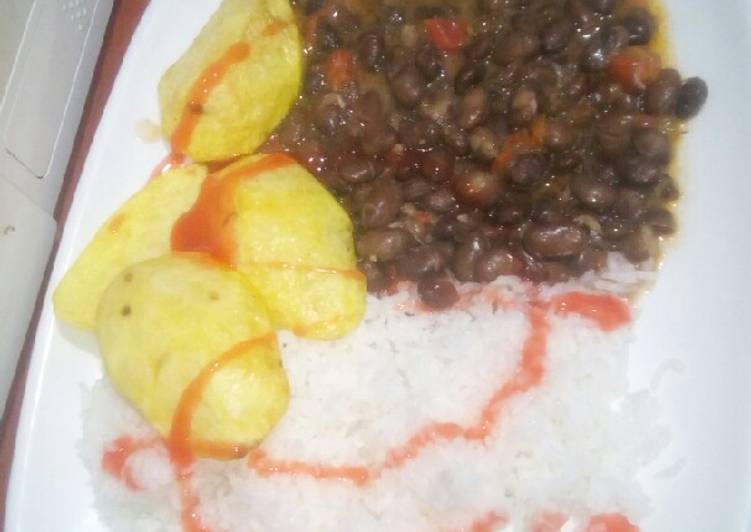 Rice black beans and fried potatoes