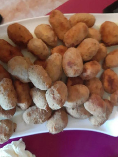 Una foto de Croquetas de pollo y jamón!! Paso a paso facilísimas!!