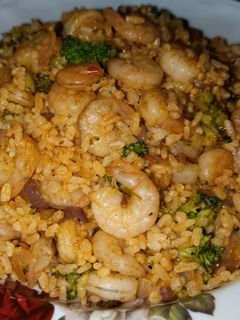 صورة لوصفة رز بالجمبري والبروكلي وصوص الباربكيو
