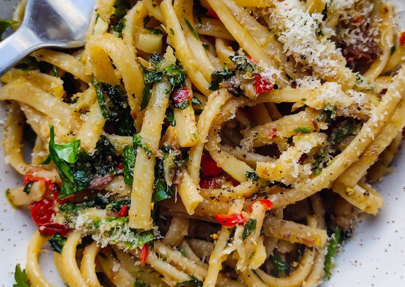Pasta With Oil, Chilli & Garlic
