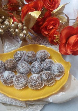 A picture of Cornflakes ladoo.