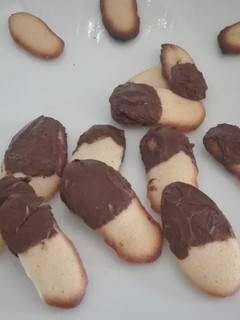 Una foto de Lenguas de gato (con y sin chocolate)