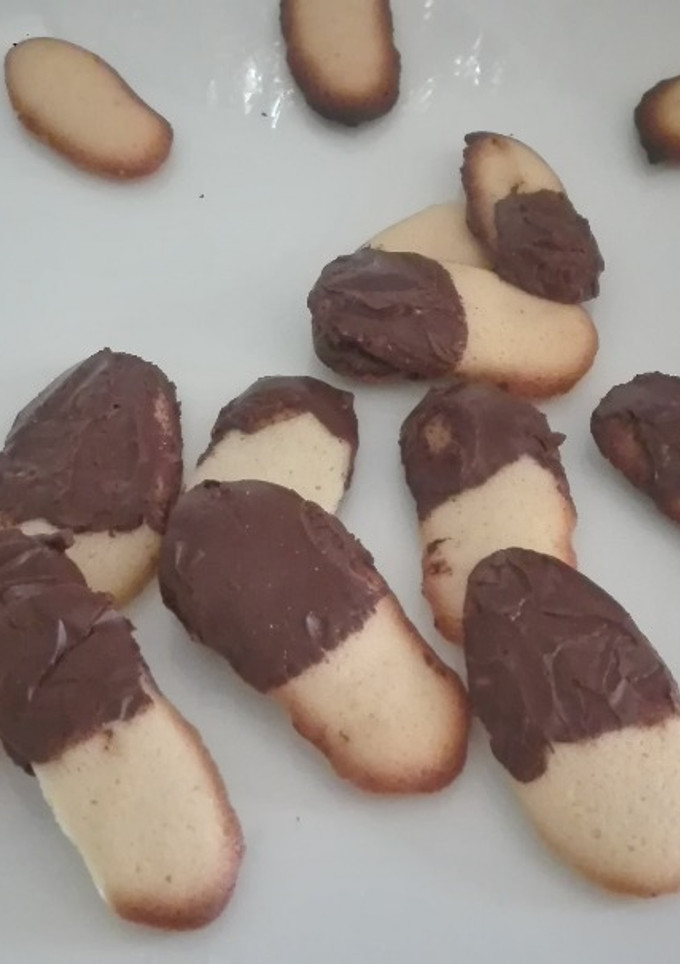 Una foto de Lenguas de gato (con y sin chocolate)