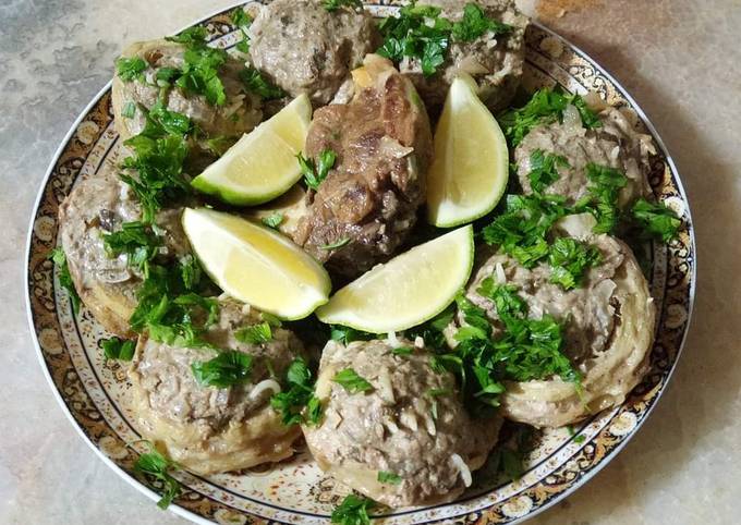 Recette Appétissante Tajine de viande d'agneau aux artichauts farcis 🍴