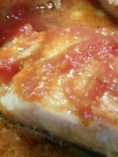 Una foto de Lomos de bacalao en salsa de tomate