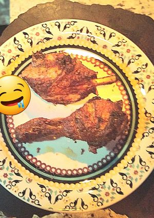 Foto de Coxa e sobre coxa de frango na marinada de vinho tinto