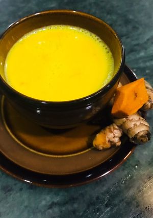 A picture of Kachi haldi doodh.