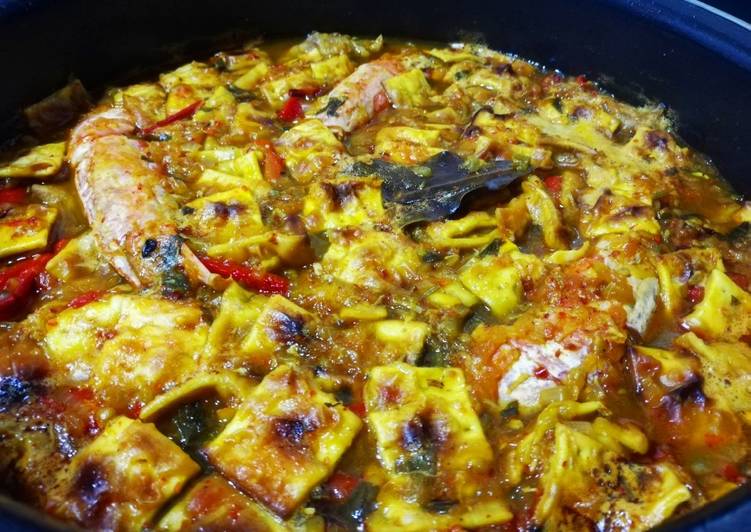 Gazpacho manchego con pollo y gambones al estilo de mi madre