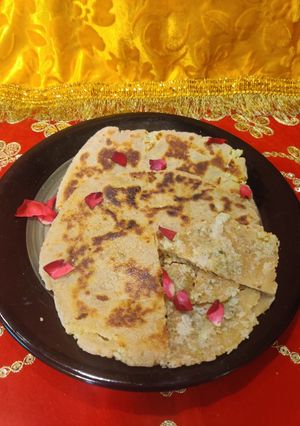 A picture of Khasta roti.