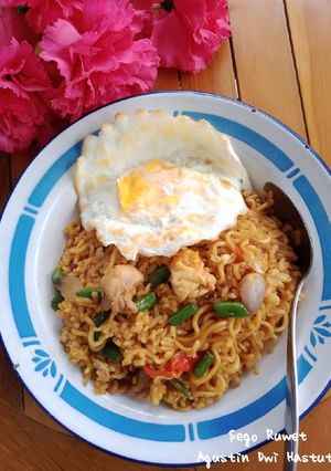 Foto resep Sego Ruwet Semarangan (Nasi+Mie Goreng)